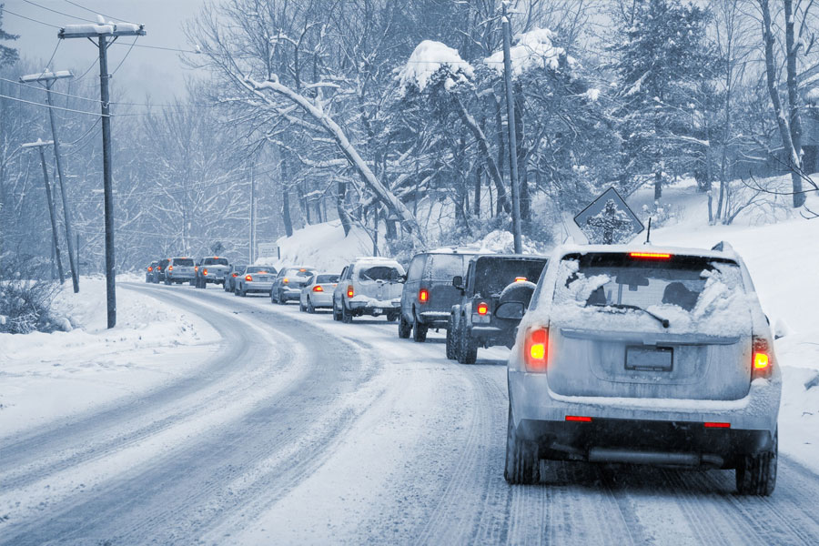 Seasonal Car Care: Must-Have Accessories for Summer and Winter Driving